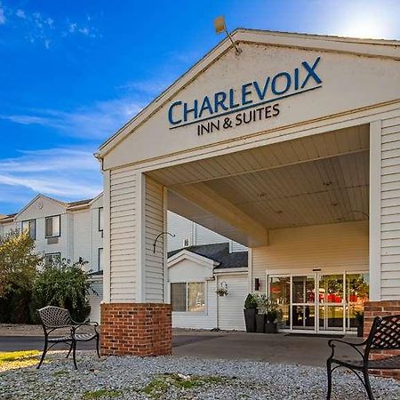 Charlevoix Inn & Suites Surestay Collection By Best Western Eksteriør bilde