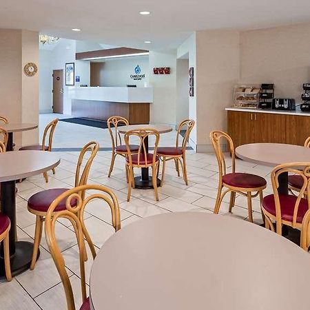 Charlevoix Inn & Suites Surestay Collection By Best Western Eksteriør bilde