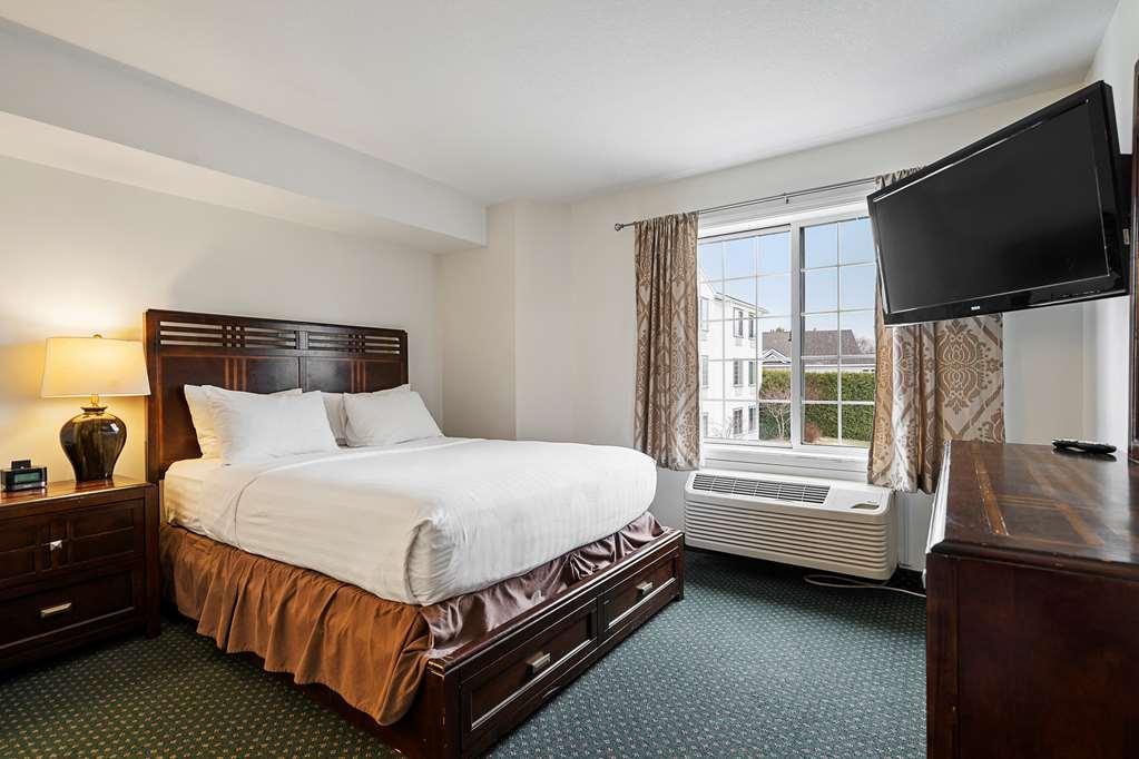 Charlevoix Inn & Suites Surestay Collection By Best Western Rom bilde