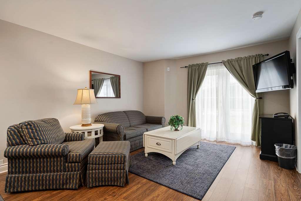 Charlevoix Inn & Suites Surestay Collection By Best Western Rom bilde