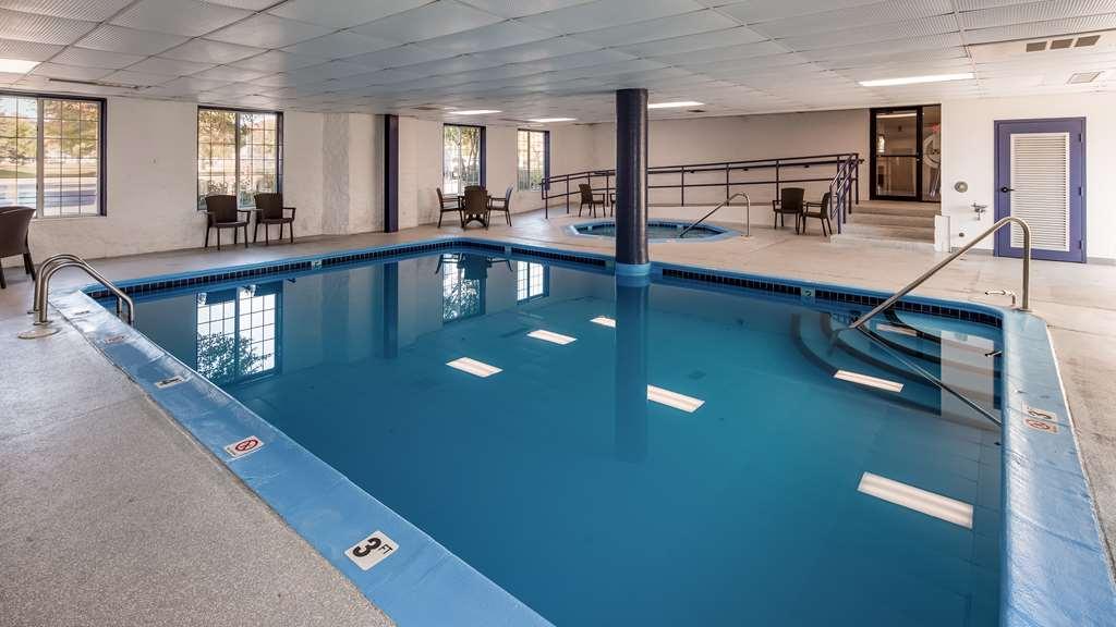 Charlevoix Inn & Suites Surestay Collection By Best Western Fasiliteter bilde
