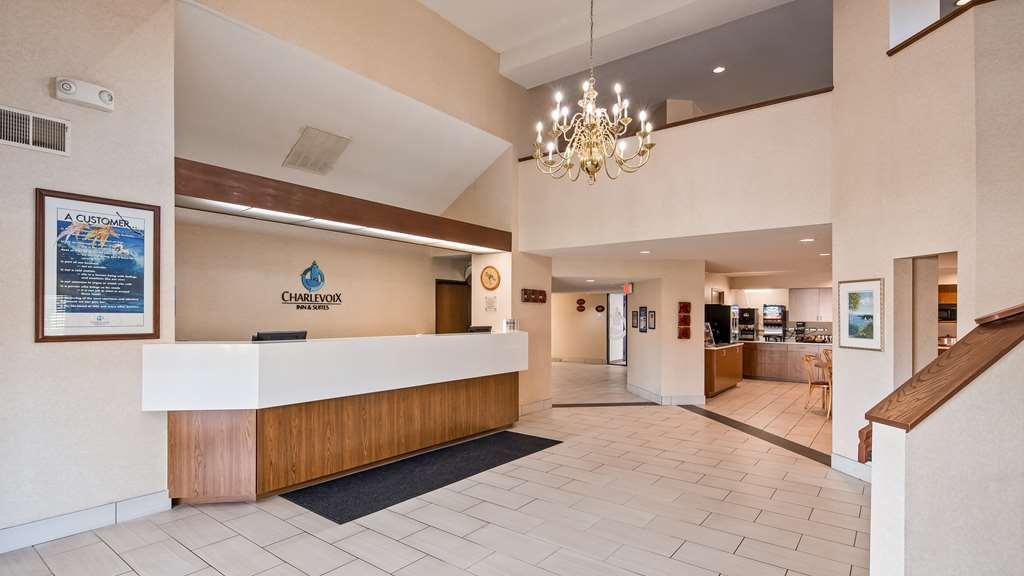 Charlevoix Inn & Suites Surestay Collection By Best Western Interiør bilde