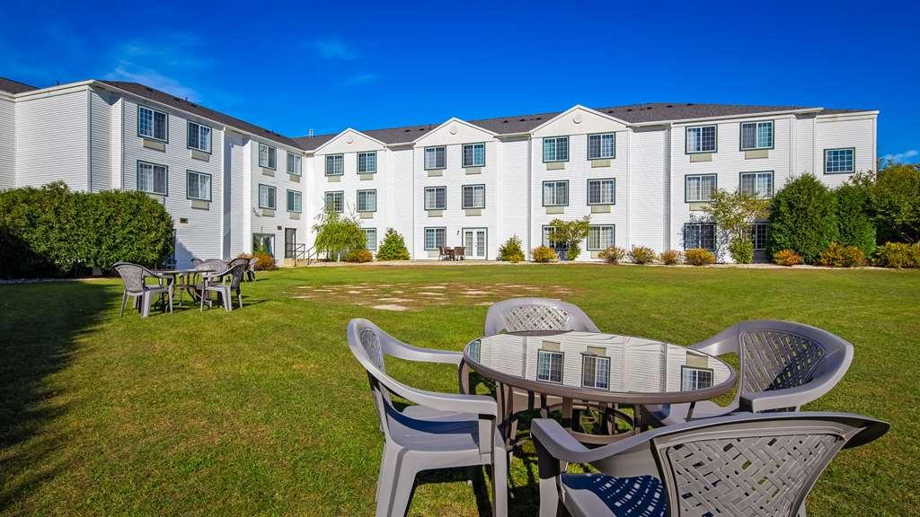 Charlevoix Inn & Suites Surestay Collection By Best Western Fasiliteter bilde