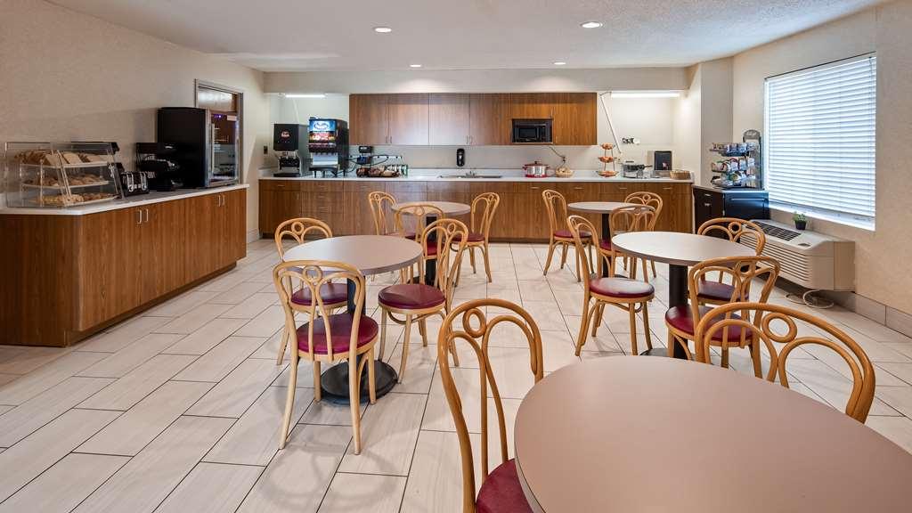 Charlevoix Inn & Suites Surestay Collection By Best Western Eksteriør bilde
