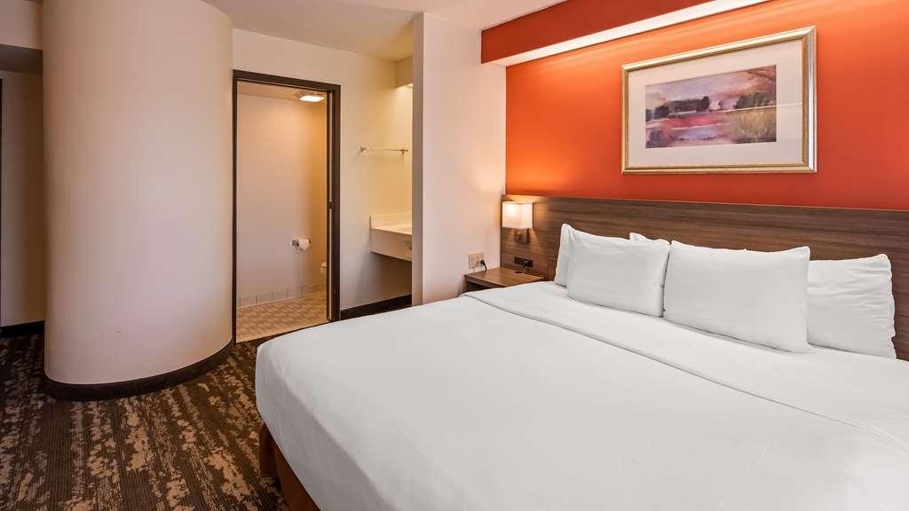 Charlevoix Inn & Suites Surestay Collection By Best Western Rom bilde