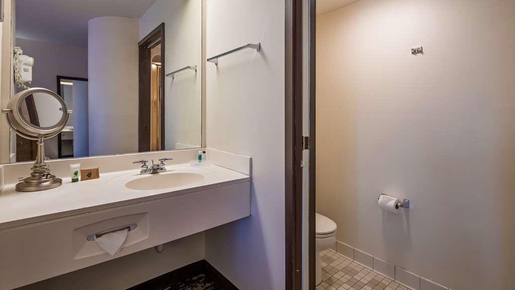 Charlevoix Inn & Suites Surestay Collection By Best Western Eksteriør bilde